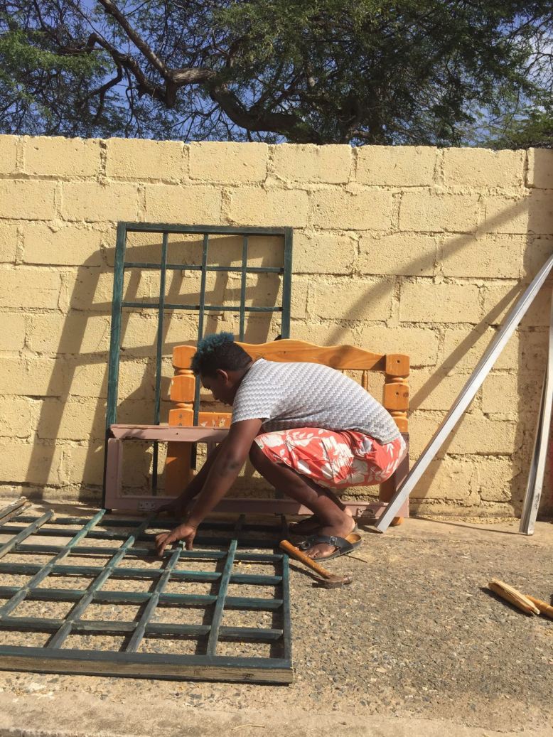 Travis Geertruida at work. Photo by Robin de Vogel.